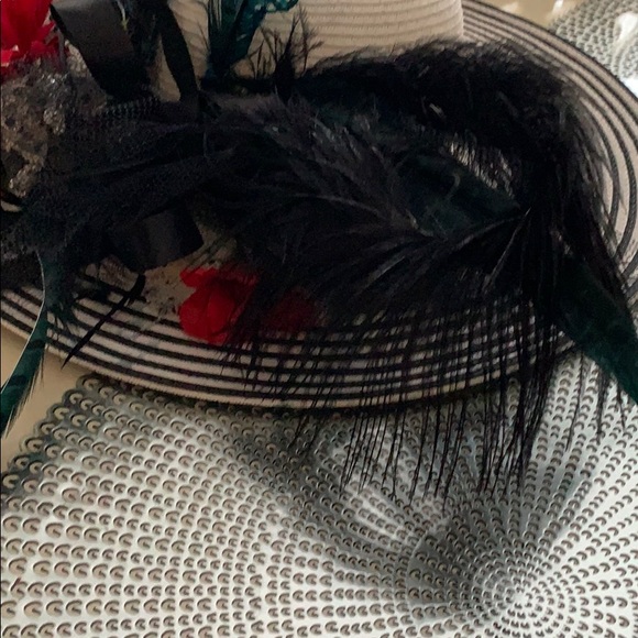 White and Red Custom Derby Hat, Beach, Photography - Picture 3 of 6